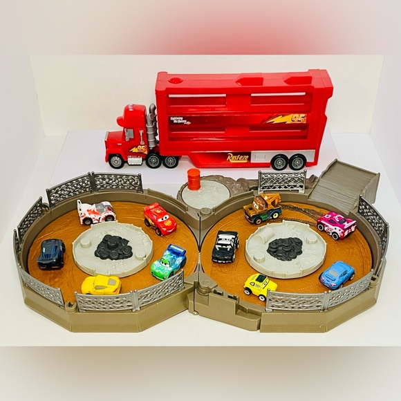 Disney Cars Crank & Crash Derby + Mack Transporter + 10 Diecast Racers